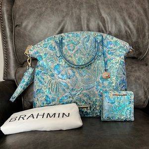 NWOT Brahmin Large Duxbury w/matching Jane wallet in Serenity Sonic. Smoke free